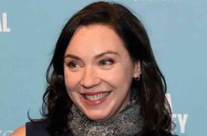 Stephanie Courtney Net Worth 2024 - Flo From Progressive