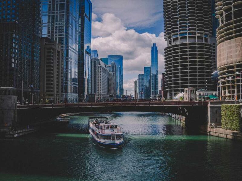 Top Activities for a Chicago River Adventure
